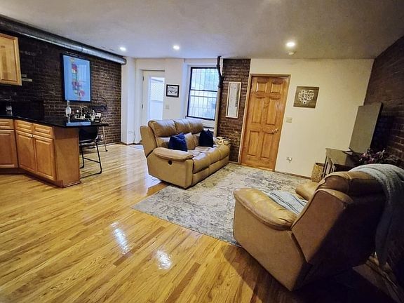 4th image of 132 W 74th St APT 1B