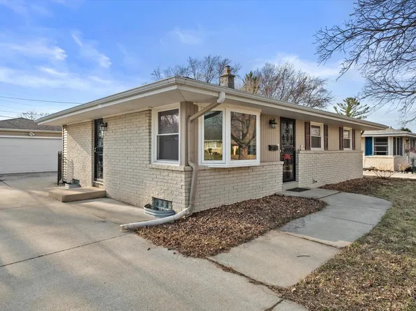 W148N8435 Albert PLACE, Menomonee Falls, WI 53051