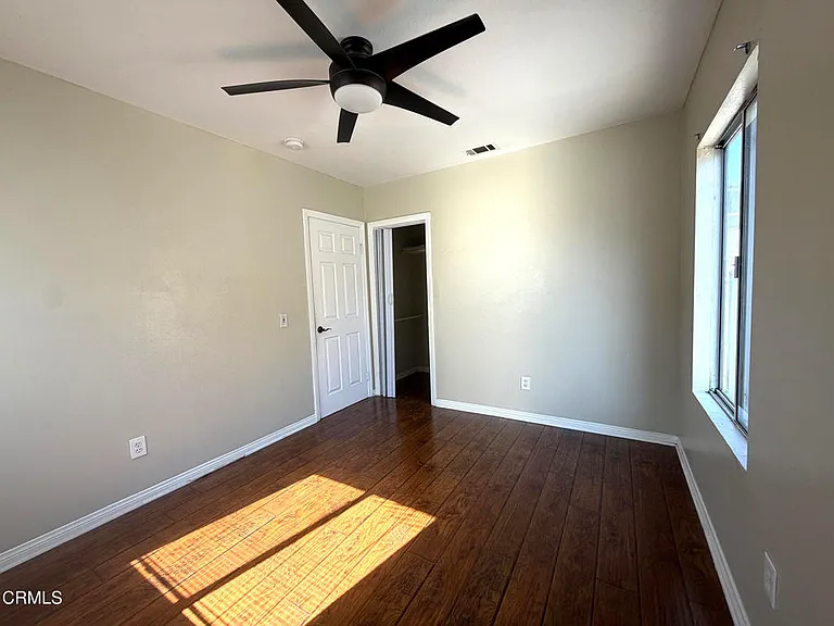 156 S Pacific Ave — Photo 10