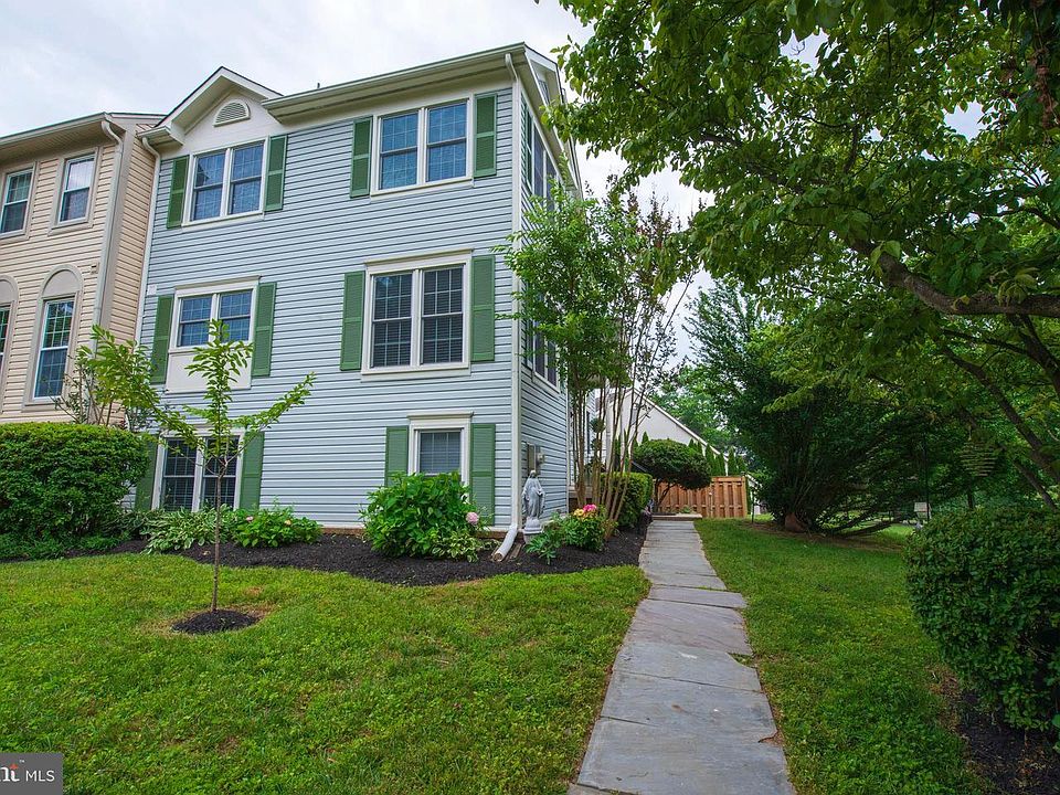 1st image of 8698 Delcris Dr