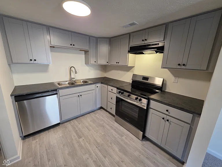 10207 Penrith Dr — Photo 7