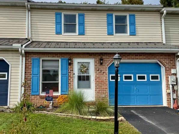 207 Baker And Russell Dr, Shippensburg, PA 17257