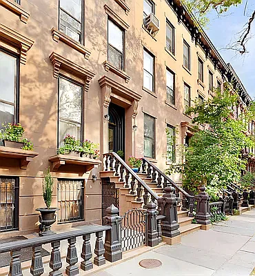 Rented by Level Group | media 1