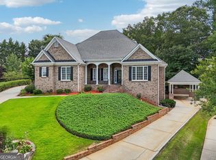 815 Carriage Lake Dr, Lawrenceville, GA 30046