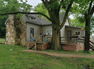 9298 Greentree Rd, Mountain Grove, MO 65711