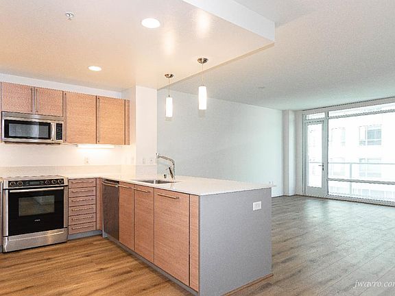 2nd image of 1160 Mission St Unit 1609