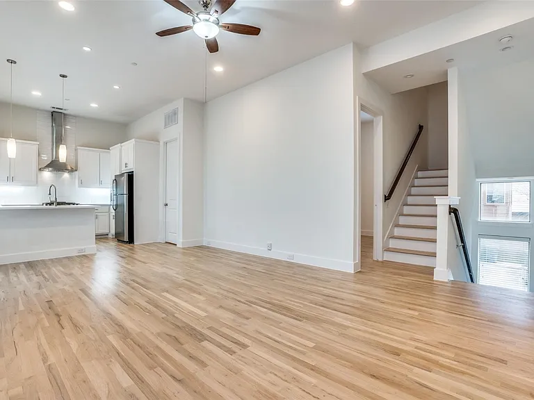 5017 Manett St #103 — Photo 8