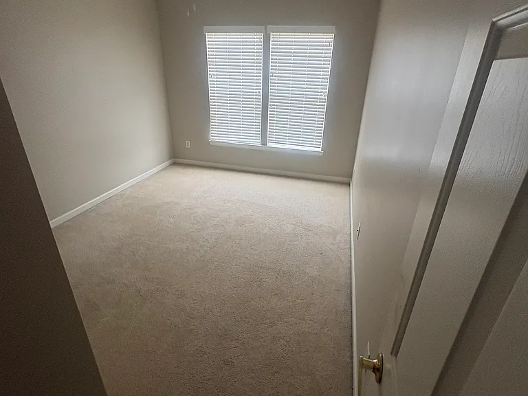 3839 Taft Ave — Photo 35