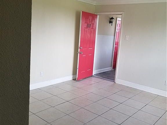 2nd image of 2027-33 Pace Blvd