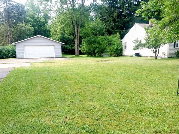 924 Parchmount Ave, Parchment, MI 49004