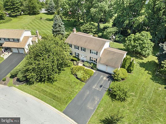 2nd image of 12 Robin Dr