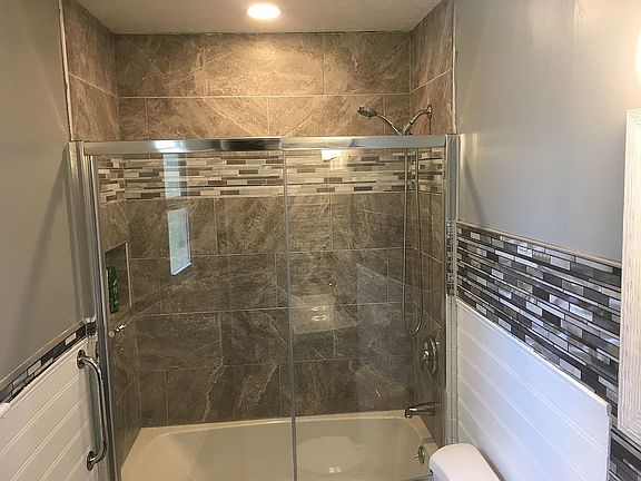 2nd image of 7687 Pinehurst Dr