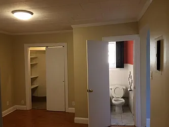 Rented by R New York