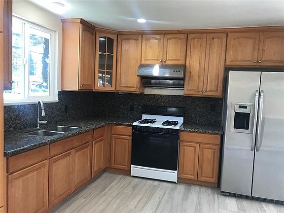 3rd image of 2315 S Primrose Ave