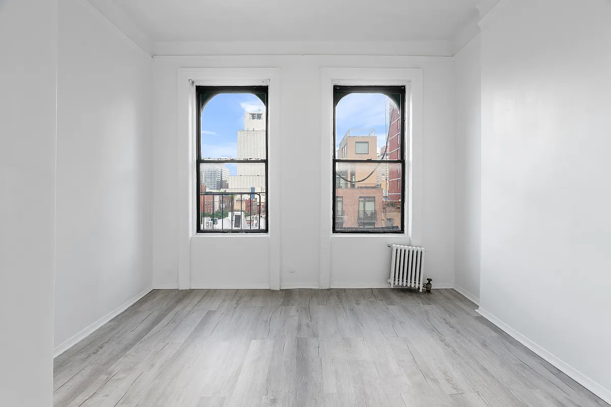 Building Photo - 824 9th Ave #6FN