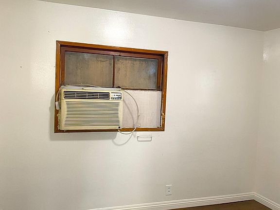 3rd image of 3139 Havenpark Ave