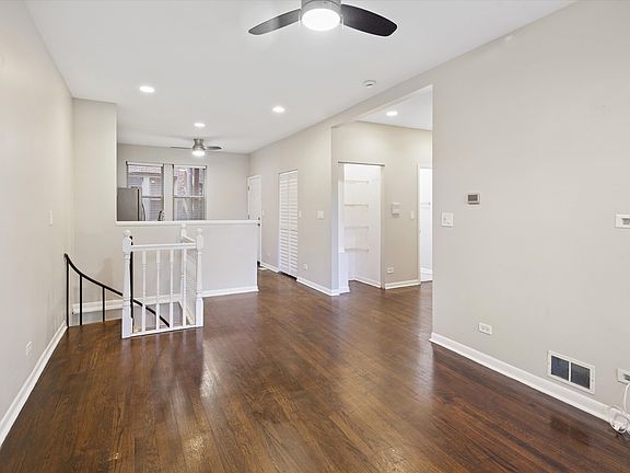5th image of 3923 W Ainslie St #1E