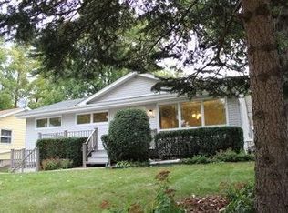 1636 S 4th Pl, St Charles, IL 60174