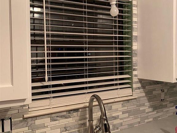 5th image of 122 Worthington Cir