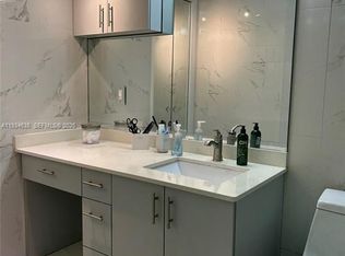 329 SE 3rd St APT 405T, Hallandale Beach, FL 33009