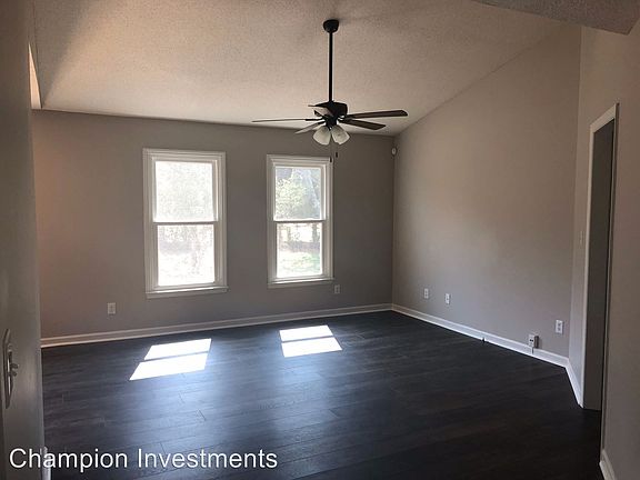 3rd image of 133 Huntseat Ln