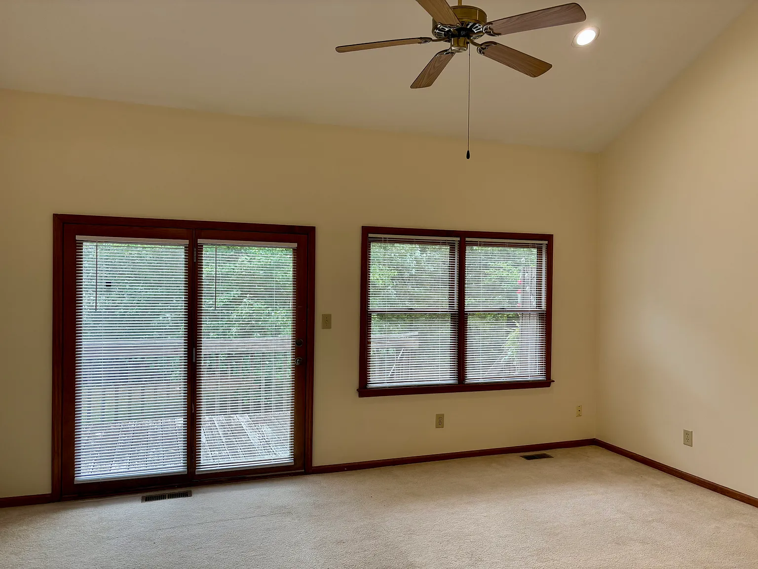 2 bed, $1,200 — Photo 3