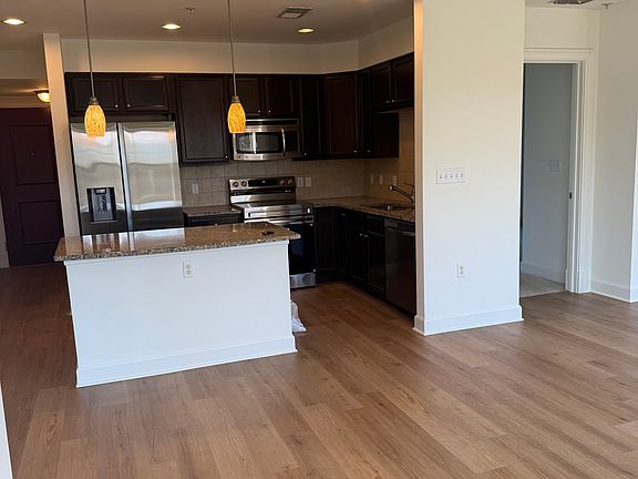 2nd image of 200 River Vista Dr #603