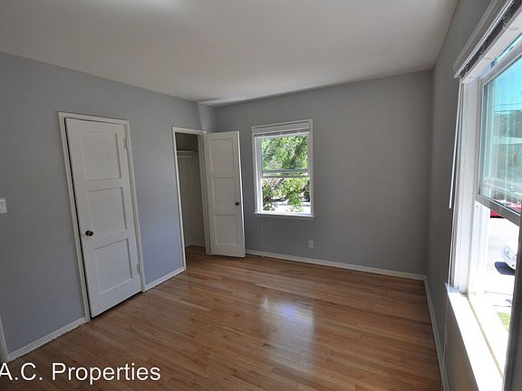 5th image of 10921 Camarillo St