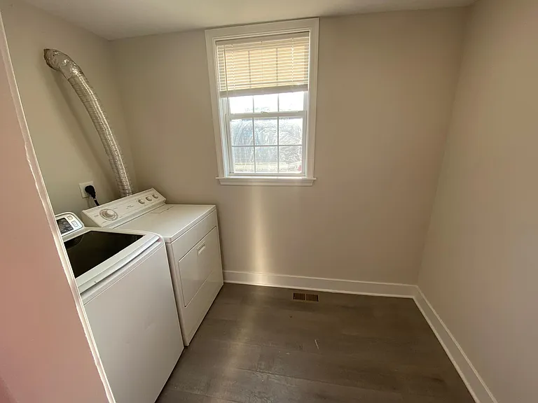 1225 Linden Ave — Photo 8
