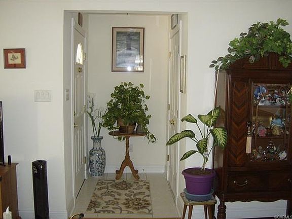 3rd image of 420 Cobblestone Dr