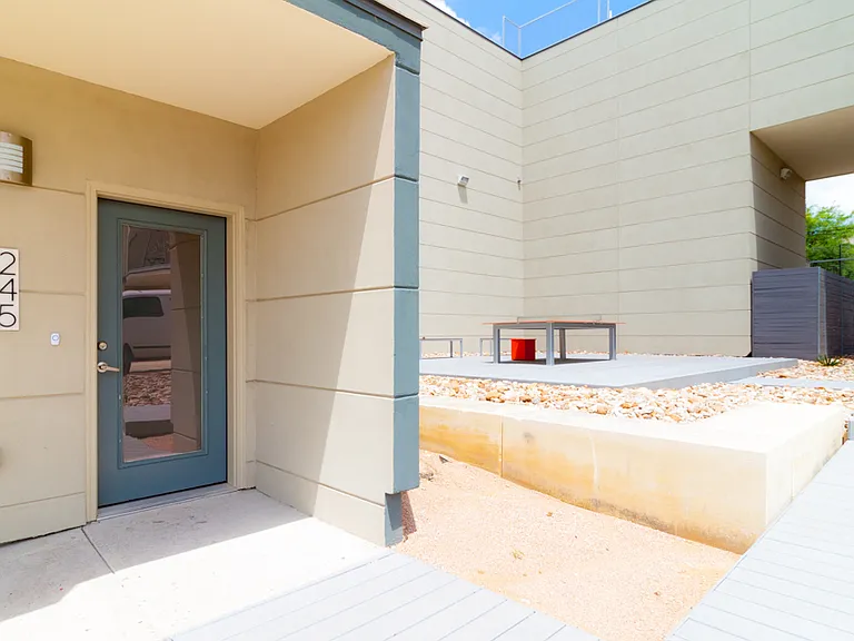 604 N Bluff Dr #245 — Photo 2