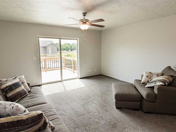 4th image of 404 Macey Ave #B
