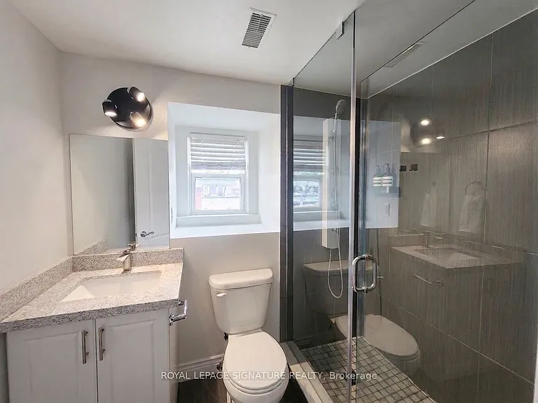 15 Barrie St #1 — Photo 10