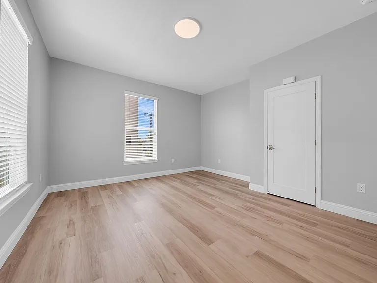 2016 - 2020 Dwight Way — Photo 6