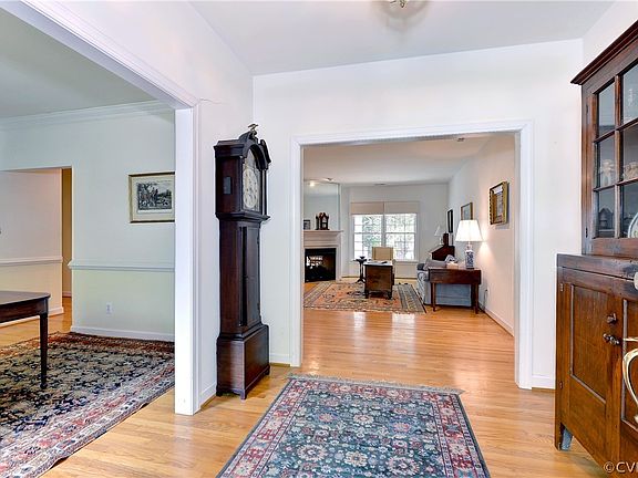 5th image of 405 Alderwood Dr