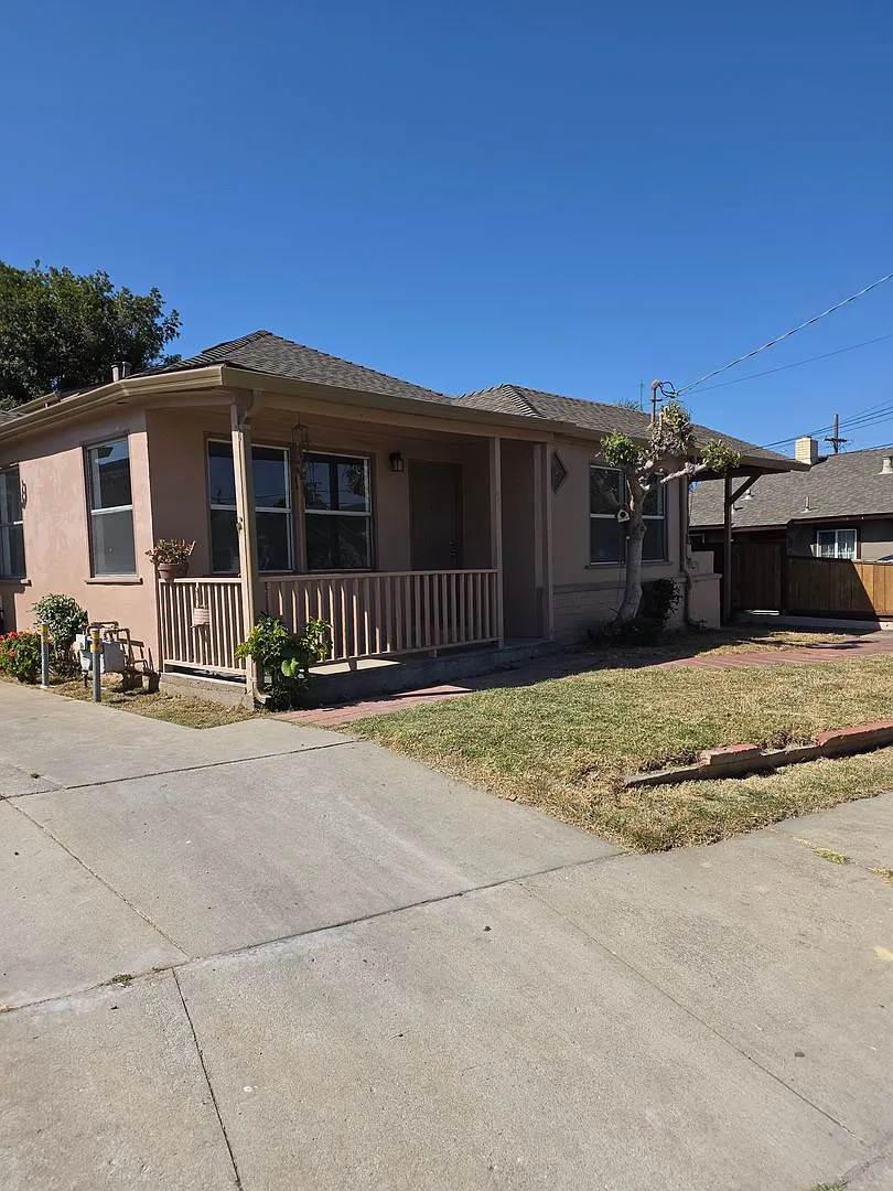 23 Broadis St — Photo 1