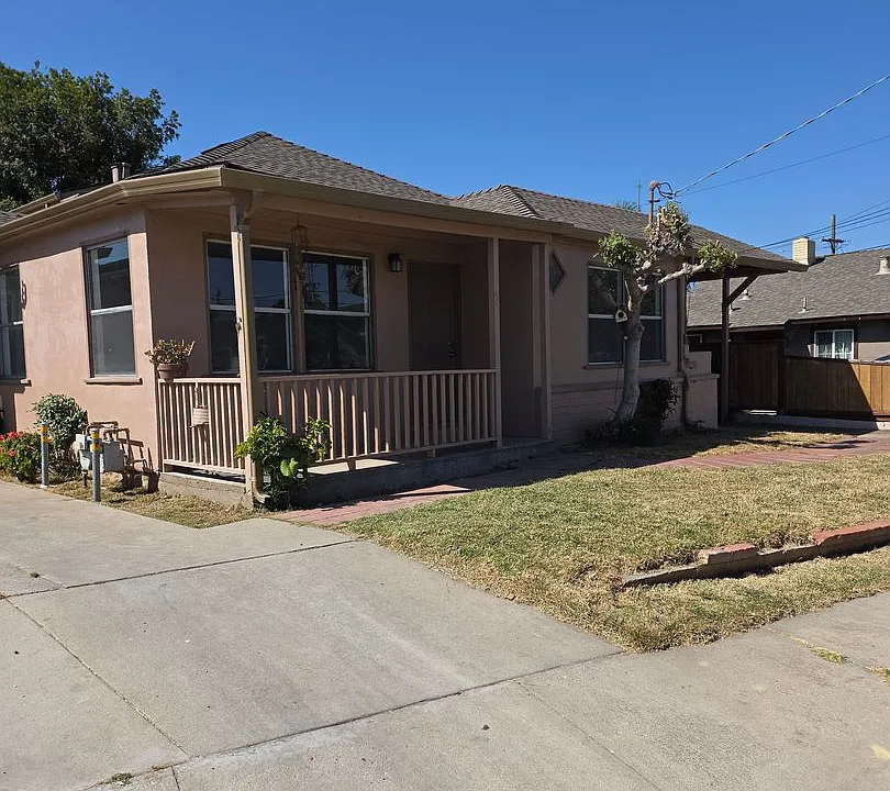 23 Broadis St