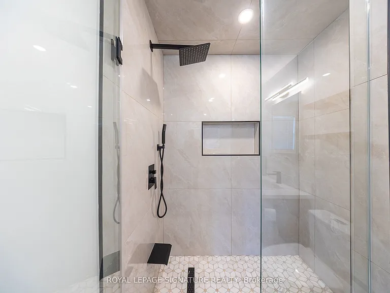 2299 Yorktown Cir — Photo 22