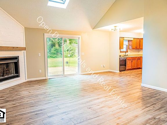 4th image of 5006 Vermont Ln