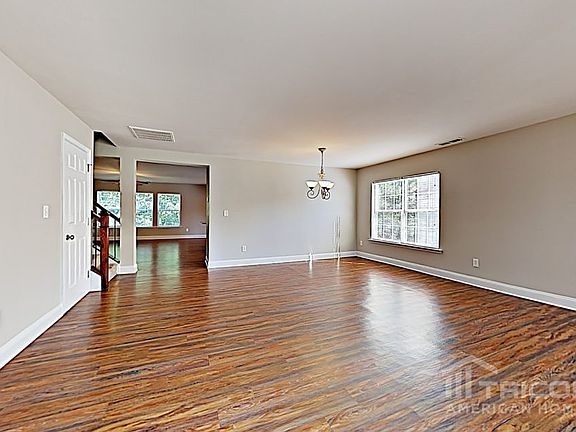 4th image of 1128 Jade Glen Dr