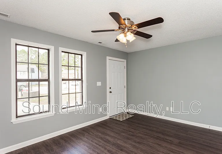 2809 Ferret Ct — Photo 3