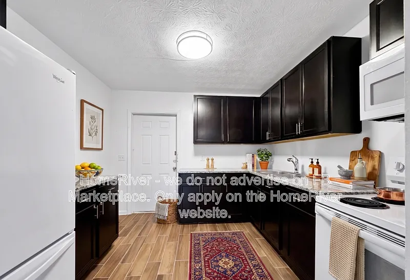 2 bed, 1.0 bath, 1200 sqft, $1,075 — Photo 2