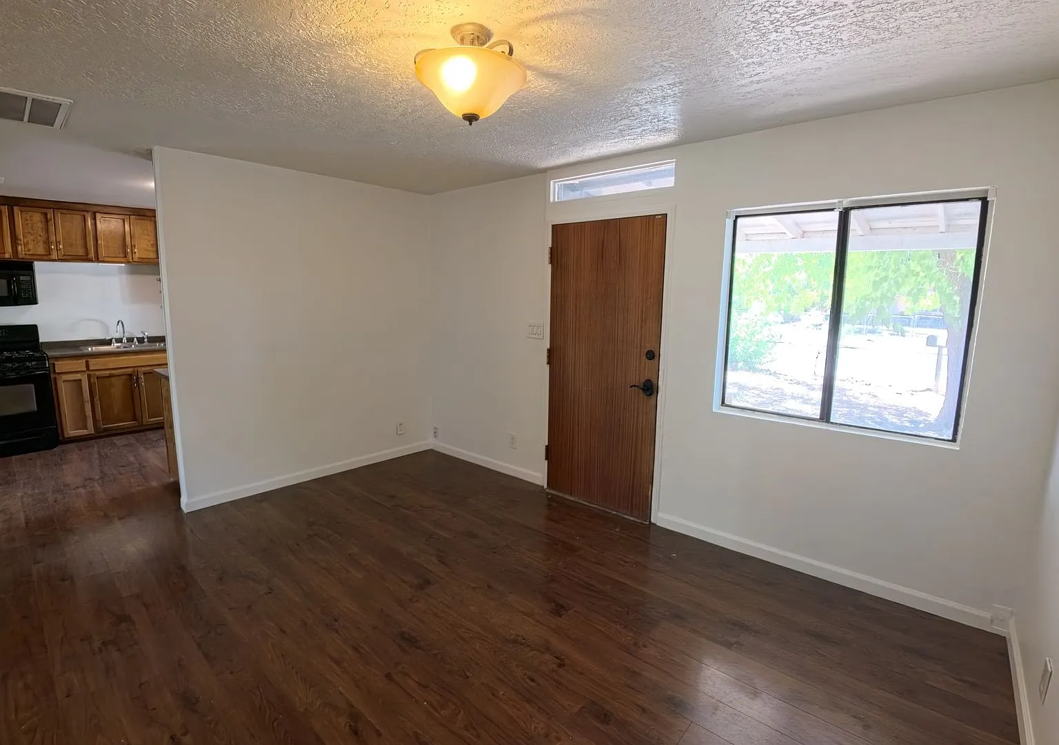 2-bedroom, 1-bath home nestled in the desirable North Valley — Photo 1