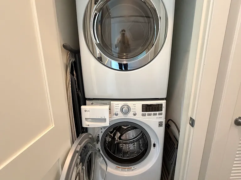 In unit private washer and dryer.