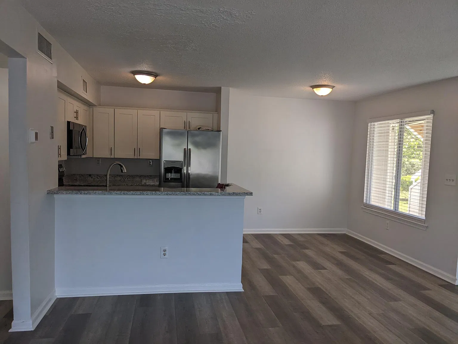 1 bed, 1.5 bath, 759 sqft, $1,395 — Photo 3
