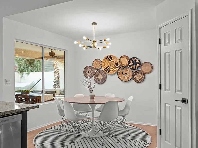 3001 E Redwood Ln — Photo 17