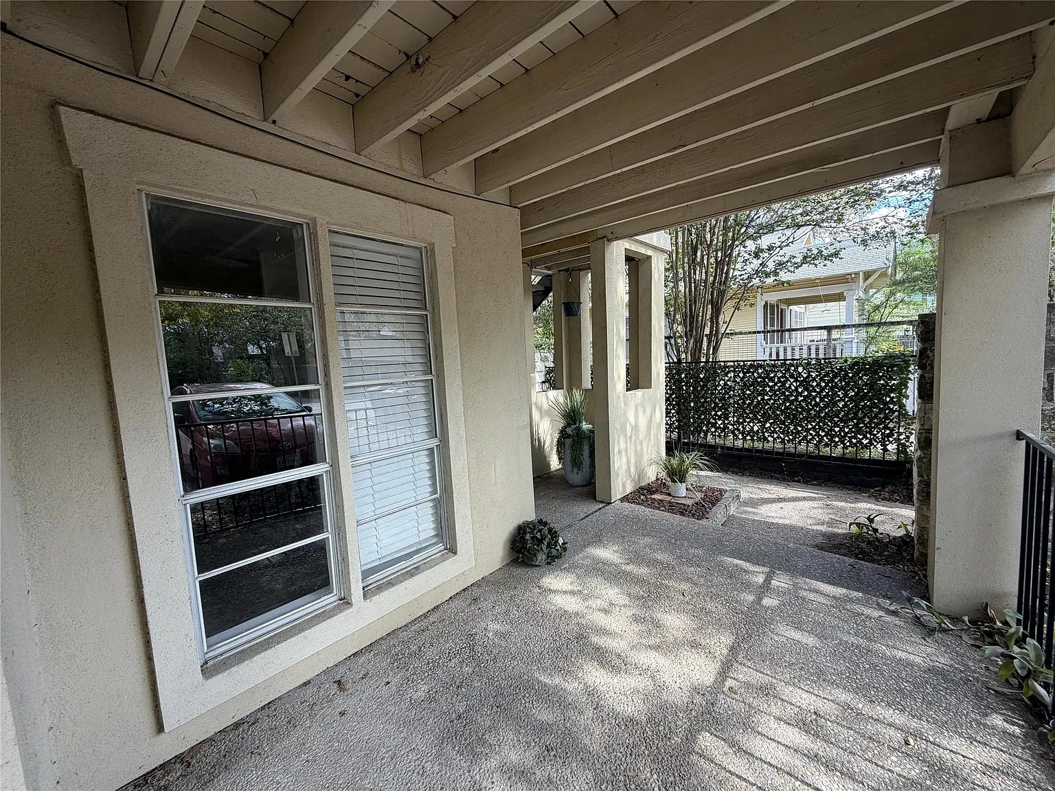 1 bed, 1.0 bath, 850 sqft, $850 — Photo 1
