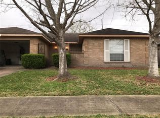 1122 Woodbridge Ave, Pearland, TX 77584