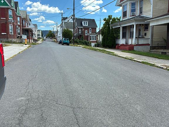 5th image of 9 E 1st St