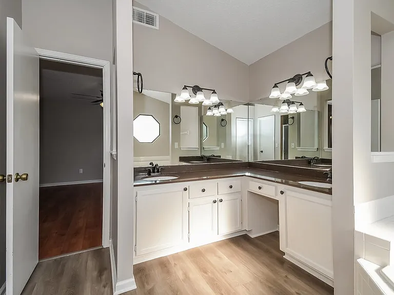 8155 Pineverde Ln — Photo 14